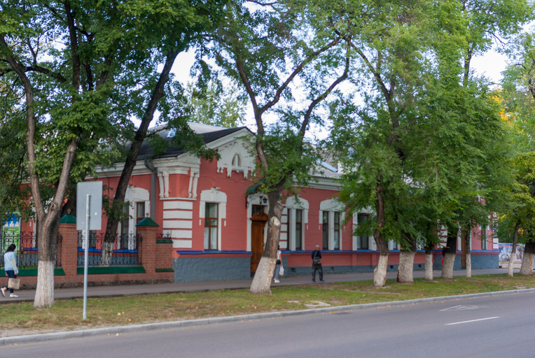 улица Горького 131)